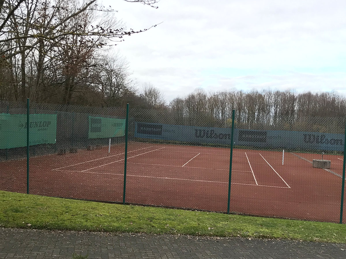 Tennisplatz 4